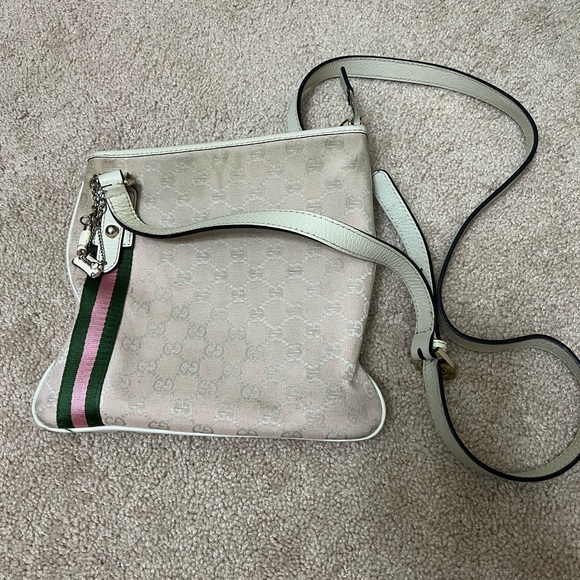 Light pink Gucci Crossbody Bag with Green and Pink Accents - Picture 1 of 4
